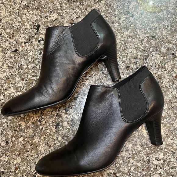 Bandolino black Leather Ankle Booties size 9.5M - Picture 1 of 9
